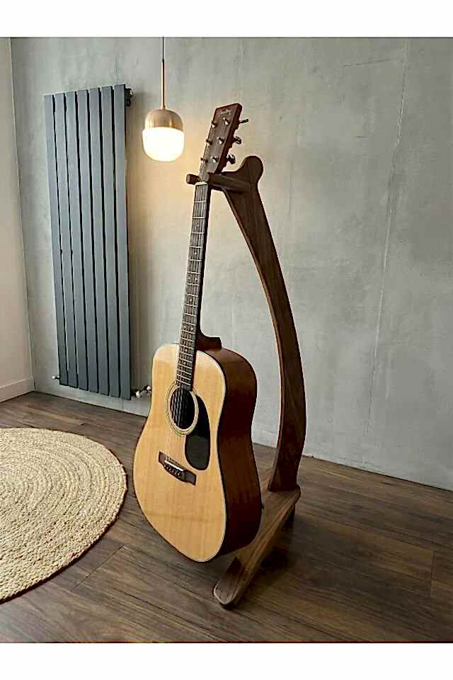 MNT02 Koyu Huş Ahşap Tasarım Gitar Enstrüman Sehpası Ayaklık