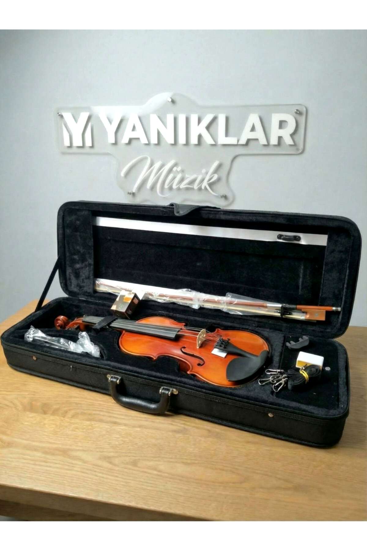 AM22407-34 3/4 Profesyonel Kare Kutu Parlak Keman